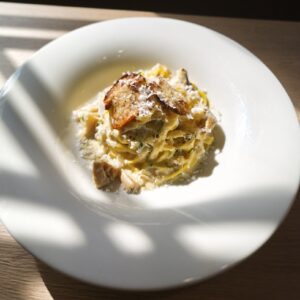 Порчинни со сливками,  пармезаном и зеленью